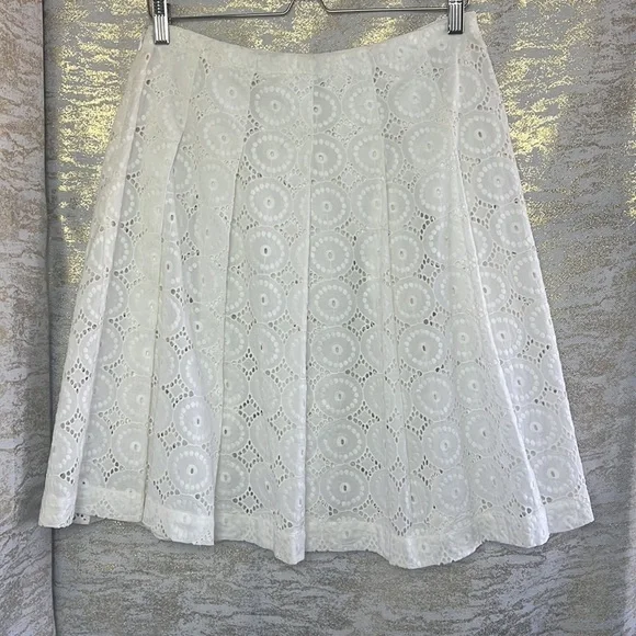 Banana Republic White Cotton Eyelet Lace Skirt Size 4 - Picture 8 of 13